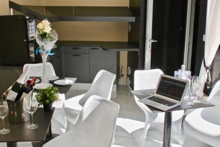 Galeria Valeria Seaside Downtown - MAG Quaint & Elegant Boutiques - 13