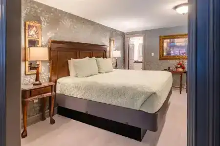 Red Coach Inn - 91