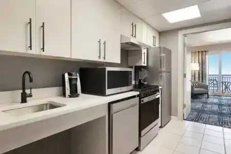 Holiday Inn & Suites, An Ihg - 227