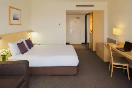Distinction & Conference Centre - 64