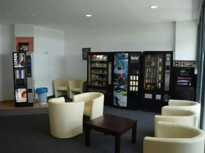 Low Budget Hostel - 10
