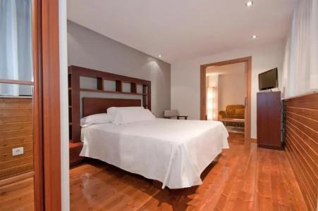 Santiago & Spa - 120