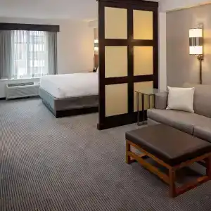 Hyatt Place North Shore - 27