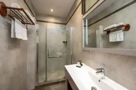 DoubleTree by Hilton Zanzibar - - 40