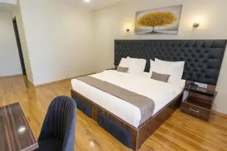 Residence Plaza - 80
