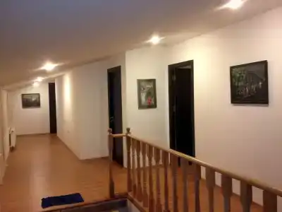 Corner - 13