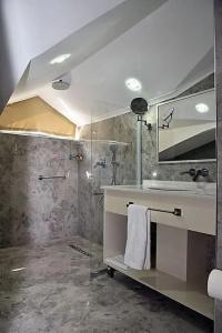 The Elegant - 39