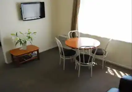 Rosewood Court - 10