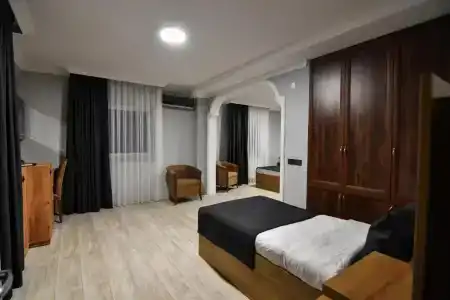 Sandal Otel - 92