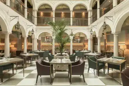 Palacio Solecio, a Small Luxury of the World - 34