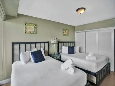 The Alexander All Suites - 320