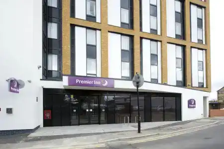 Premier Inn Tottenham Hale - 18