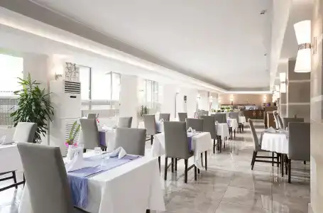 Marti La Perla - Adult Only+16 - 21