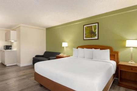 Baymont by Wyndham - Intl Speedway - 34