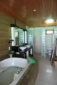 Komandoo Island Resort & Spa - 6