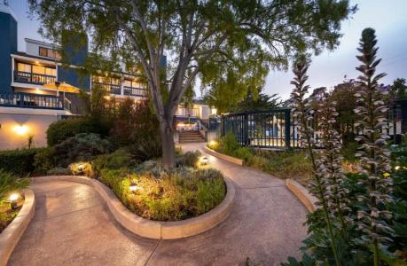 Mariposa Inn and Suites - 10