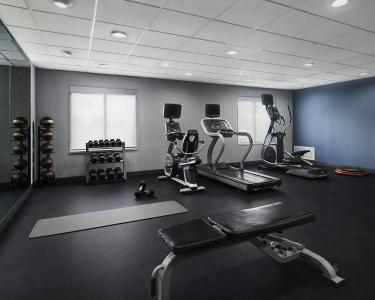 Hampton Inn & Suites - 31