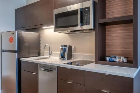 TownePlace Suites by Marriott Indianapolis Airport - 46