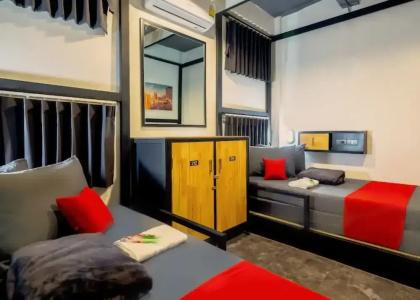 Episode 11 Hostel - 38
