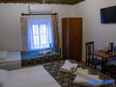Caravanserai Cave - 215