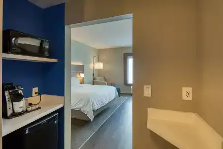 Holiday Inn Express & Suites - Charlotte - South End, An Ihg - 5