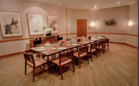 The Beverly Hilton - 36