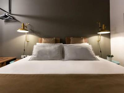 Merchant Suites - 10