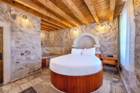 Calypso Cave Suites - 101