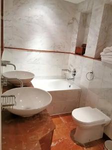 Twenty Nevern Square - 124