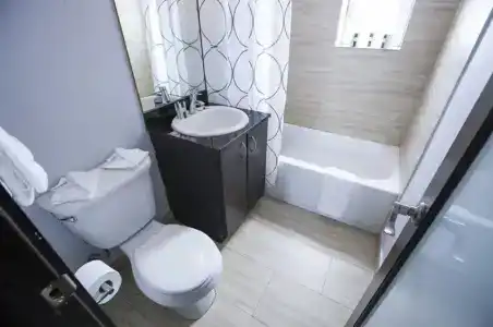 Lincoln Arms Suites - 7