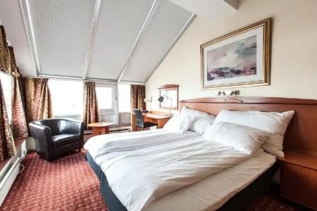 Chesterfield - 50
