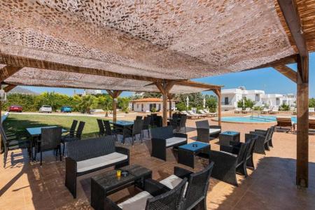 W Suites by Estia - 12