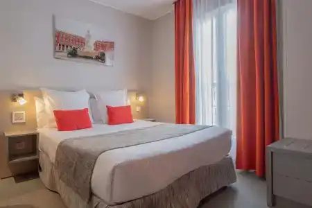 Hôtel de la Fontaine - 70