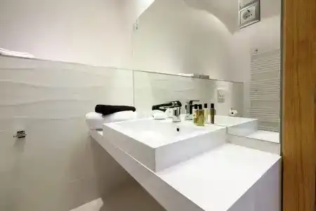 Karoly Corner Residences - 51