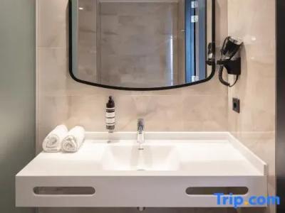 HOTELUX Airport - 22