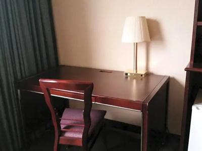 University and Suites - 16