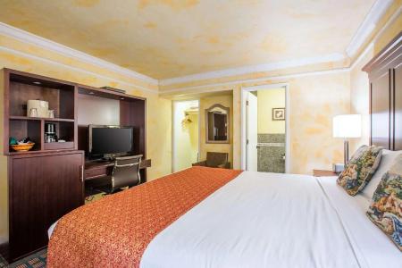 Clarion Collection Oaks Inn - 28