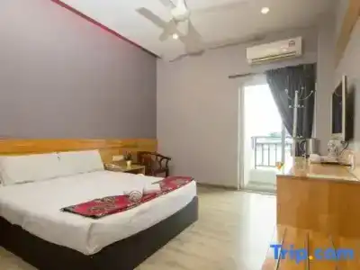Suria 18 - 40