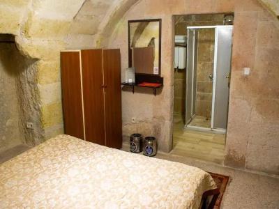 Caravanserai Cave - 272