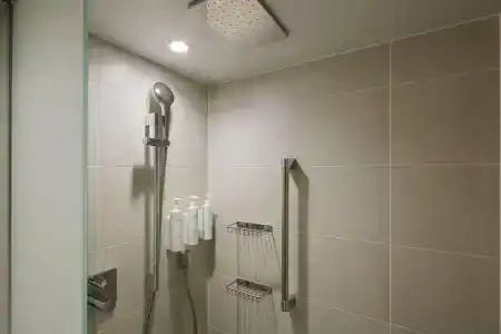 Courtyard by Marriott Tokyo Ginza - 11