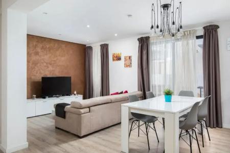 Luxury Circle Suites - 4
