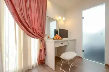 Aeolis Boutique - 132
