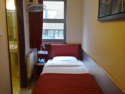 Eurotraveller- Express (Elephant & Castle) - 23