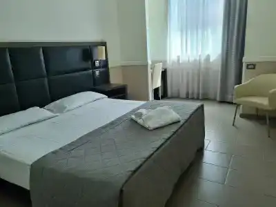 Artis - 19
