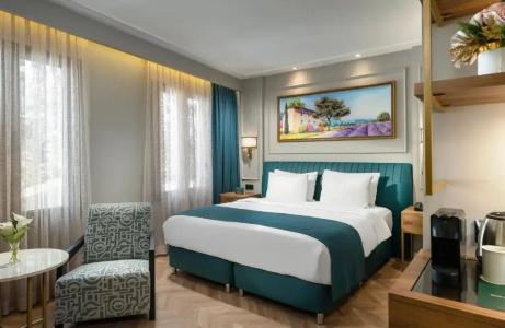 Royan Suites - 36