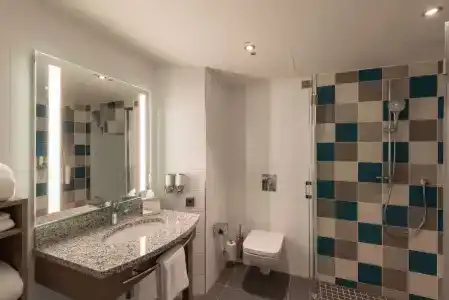 Hampton by Hilton Düsseldorf City Centre - 42
