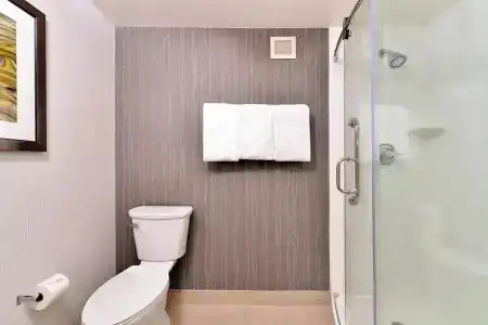 Courtyard by Marriott Dallas Northwest - 38