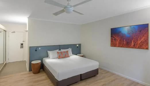 Ramada by Wyndham - 37
