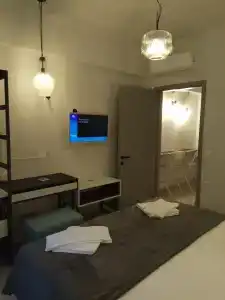 Loc Hospitality Urban Suites - 1