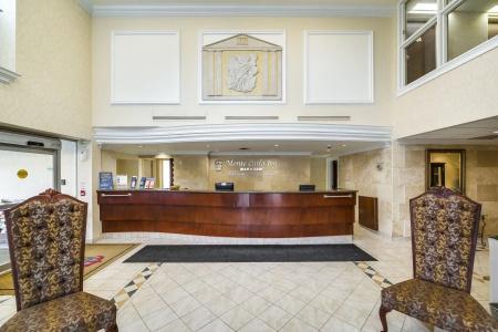 Monte Carlo Inn - 1